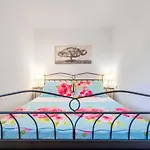 Ana Apartamento *